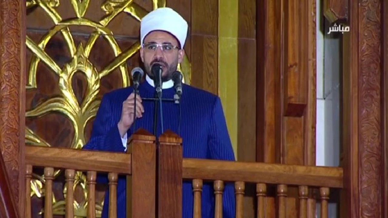 خطيب المسجد الكبير يؤكد: مصر خزانة الأرض وخيرها يعم الجميع